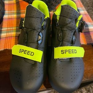 Cycling shoes